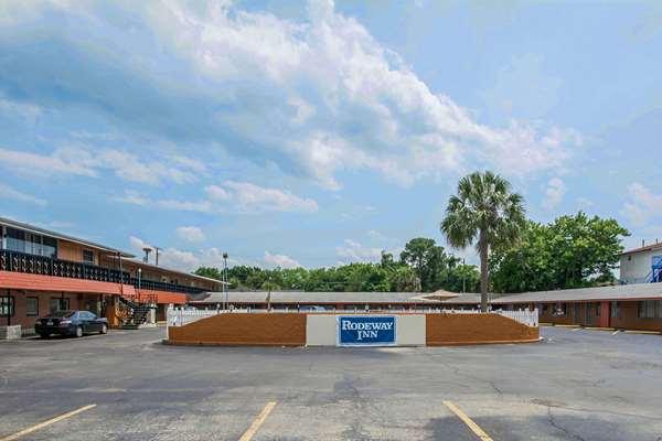 Rodeway Inn & Suites Winter Haven Chain of Lakes