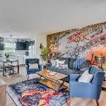 East Nash 12 mins to Broadway Sleeps 6