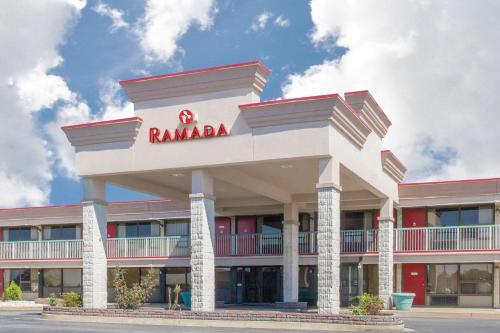 Ramada By Wyndham Edgewood Hotel & Conference Center