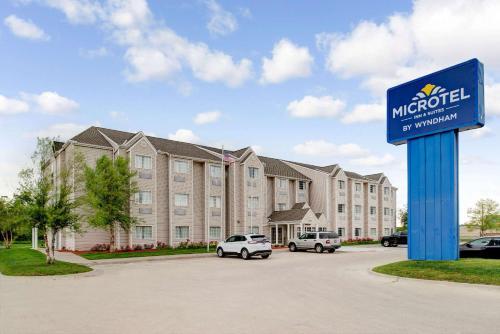 Microtel Inn & Suites By Wyndham Bellevue/Omaha