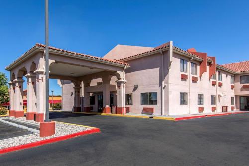 Quality Inn & Suites Albuquerque North Near Balloon Fiesta Park