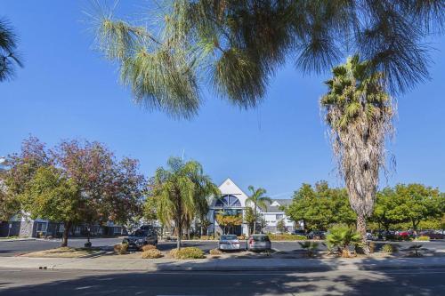 Quality Inn Fresno Yosemite Airport