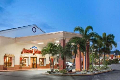 Howard Johnson By Wyndham FT Myers FL