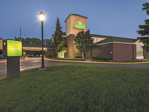 La Quinta Inn & Suites By Wyndham Minneapolis Northwest