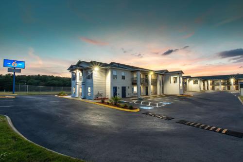 Motel 6-Greenville SC - I-85 Near Downtown