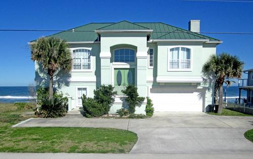 Beach Whisper 4 Bedrooms Sleeps 9 Beach Front HDTV WiFi