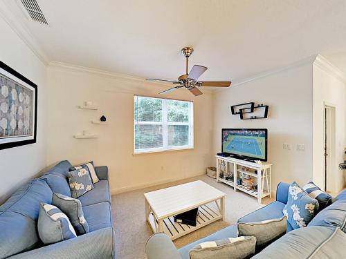 New Listing! Townhome Near Beach W/ Pool & Balcony Townhouse