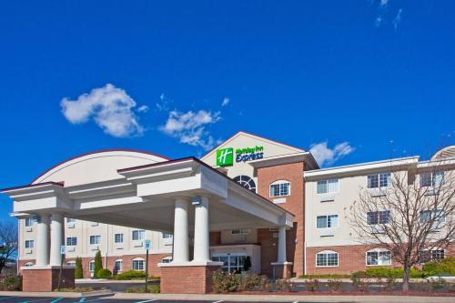 Holiday Inn Express & Suites Charlotte, an IHG Hotel