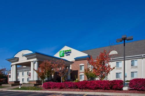 Holiday Inn Express & Suites Waterford, an IHG Hotel