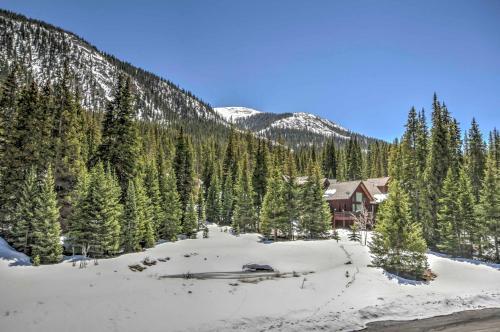 Blue River Condo with Mtn Views Less Than 8Mi to Breck Ski!