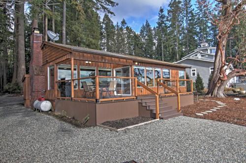 Poulsbo Waterfront House with Fire Pit on Liberty Bay