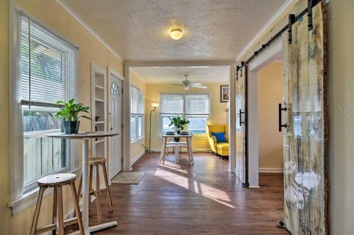 Charming Apt in Historic Kenwood - 3 Miles to Bay