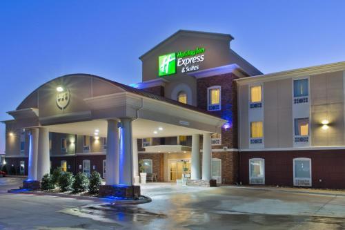 Holiday Inn Express & Suites Alvarado, an IHG Hotel