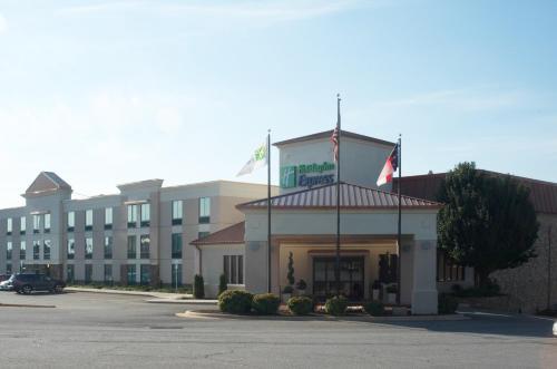 Holiday Inn Express Hickory - Hickory Mart