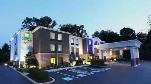 Holiday Inn Express & Suites West Chester, an IHG Hotel