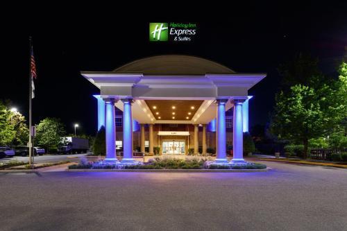 Holiday Inn Express & Suites Williamsburg