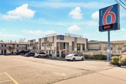 Motel 6-Austin TX - South - Airport