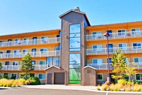 Outlook Condos at Oyhut Bay