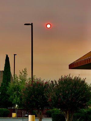 Taken from Walgreens parking lot: Scary red ski while several fires burned through out Northern California.