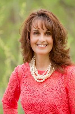 Lori Bestler; Certified Mind Coach, Hypnotherapist, NLP, Stress Management Specialist, and National Motivation Speaker.