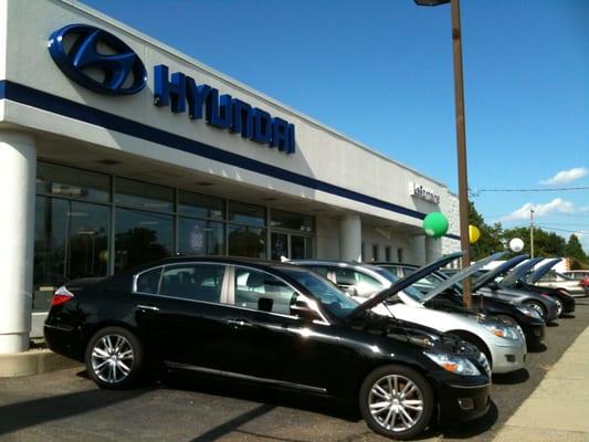 LaFontaine Hyundai Home of The Family Deal and $9.95 Oil Change