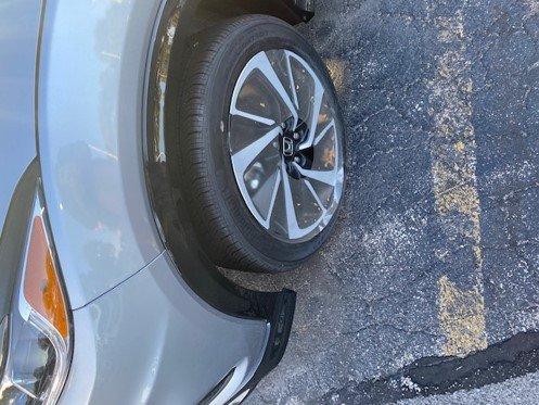 Photo on the lot shows quality tire.