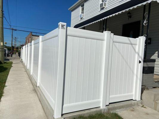 PVC fence and gates made to order. Sales, Service and Installation. (347) 331-0000 ParadiseFenceSupply.com