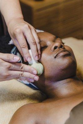 Thai Herbal Poultice Facial