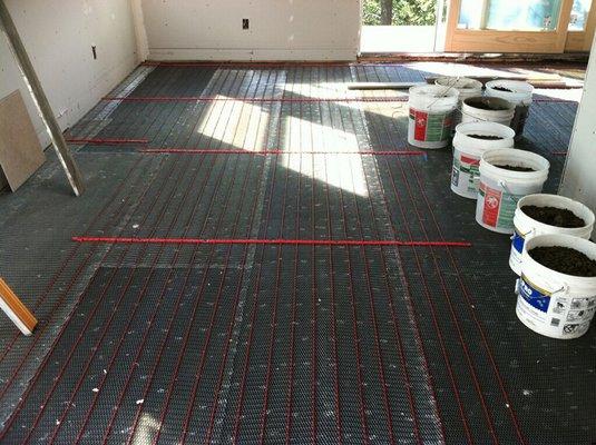 Electric radiant heat installation