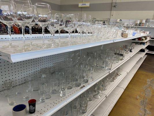 Glassware, cups, and wine glasses.