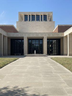 Exterior of the George Bush Library which houses Cafe 43