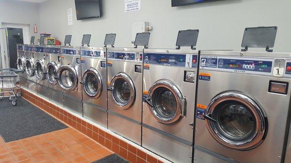 20 POUND DOUBLE WASHERS $2.50 30 MIN CYCLE PRE WASH & 3 RINSE