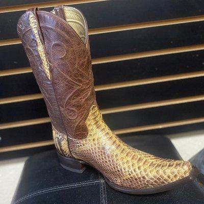 Cowboy boots different size and styles