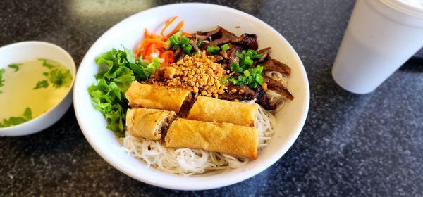 Bun thit nuong cha gio