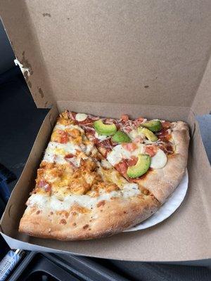 Buffalo Chicken with pepperoni / avocado with mozzarella and sweet tomato sauce