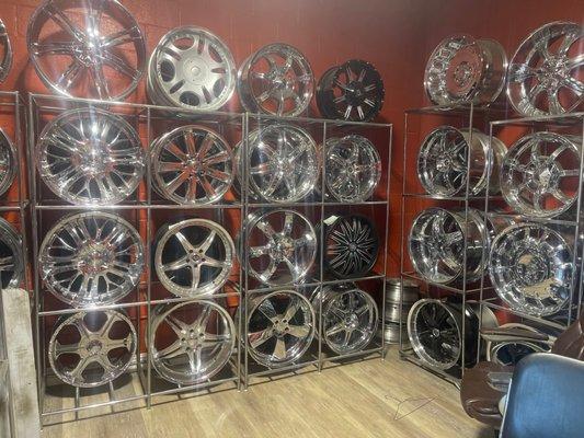 22's chrome wheels for Chevy and ford