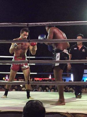 Dean Rosenwald squaring of with a Thai fighter in Thailand