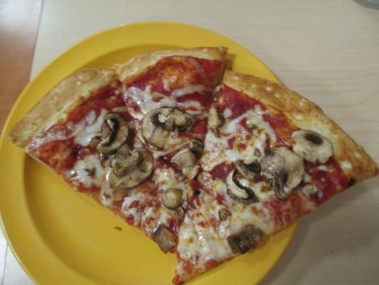 Mushroom pizza, made for me on request...they do that and bring it to the table.