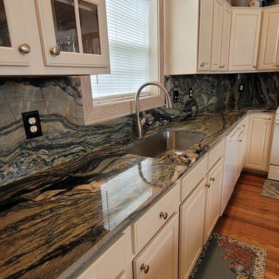 Countertop and backsplas