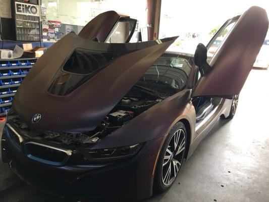 2016 BMW i8 windshield install