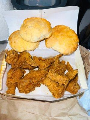 10 Piece Combo - Drums, Wings and Biscuits