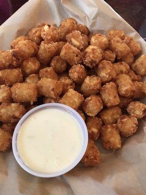 TaterTots with cheese sauce