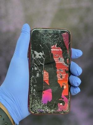 Apple iPhone 11 screen repair only $100 ... 9/16/21