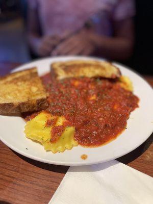 Anastasia's-Waukegan Restaurant & Sports Lounge