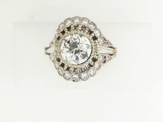 2ct Diamond Vintage Look Ring in White Gold