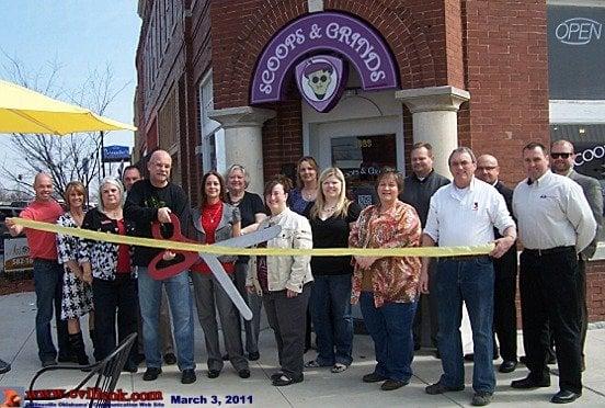 Collinsville welcomes Scoops & Grinds