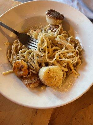 Scallops & shrimp linguine