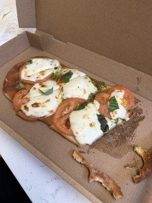 Caprese flatbread