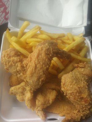 Mixed combo plate 2shrimp/1fish/2wings with fries or rice 6.69