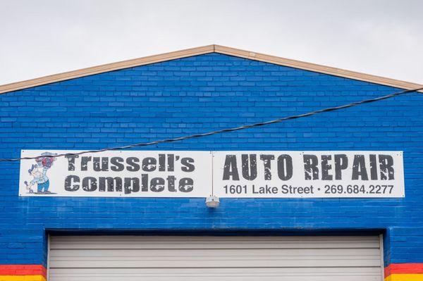 From head gaskets to tailpipes, we've got you covered. We perform quality auto repair, maintenance, and tire services.